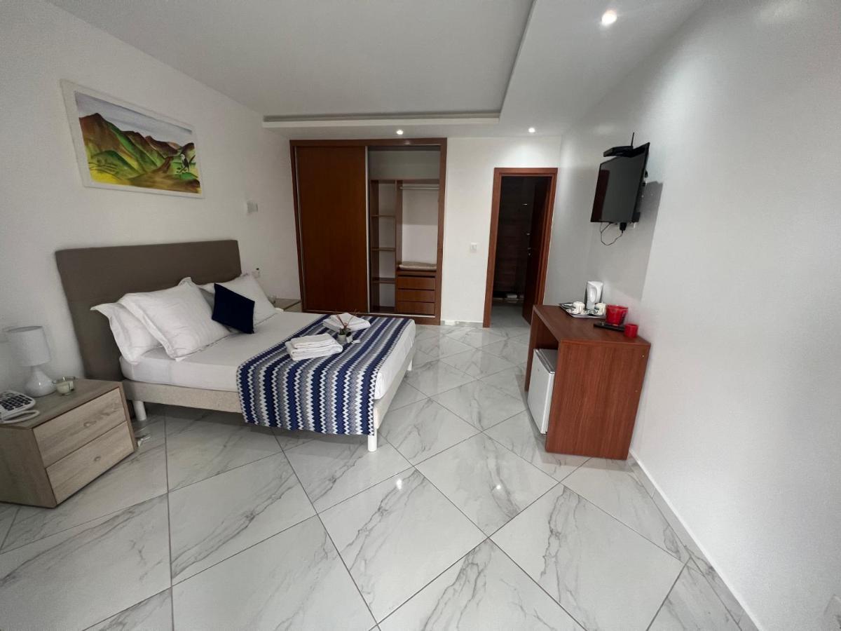 Hotel Residencial Santo Amaro Tarrafal  Exterior foto